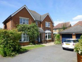 4 bedroom Detached t...